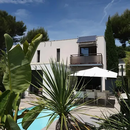 別荘 Spacious House For 8 With Swimming Pool アンティーブ